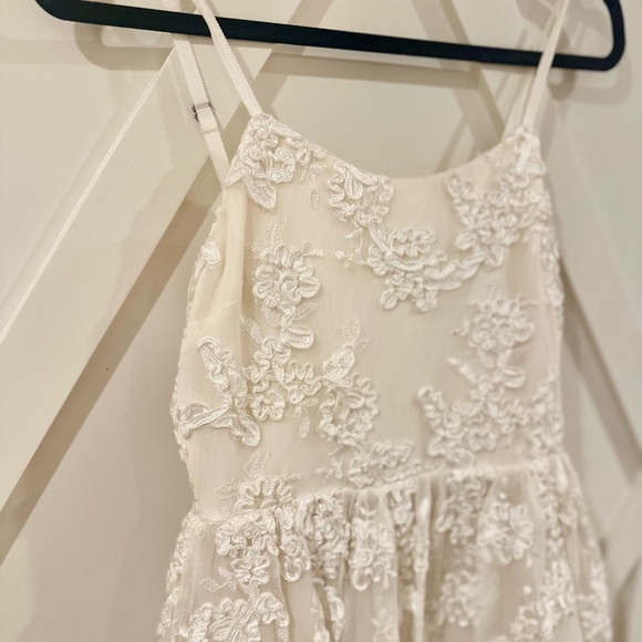 Alice + Olivia White Mini Floral Embroidered Dress (Size 2) - Picture 6 of 9